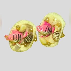 Pink and Cream Beach Themed Vtg Screwback Earrings.Faux Pearl, Shells, And Fish